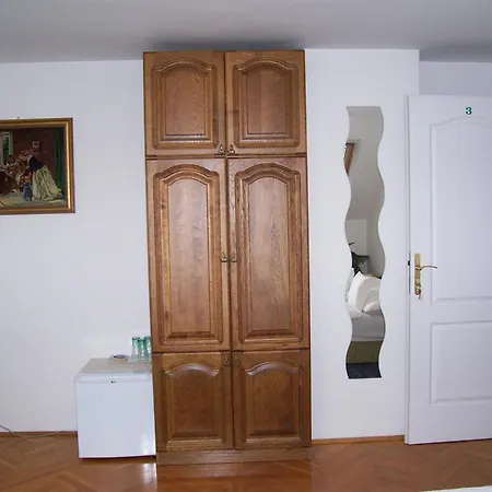 Casa de hóspedes Júlia 3*